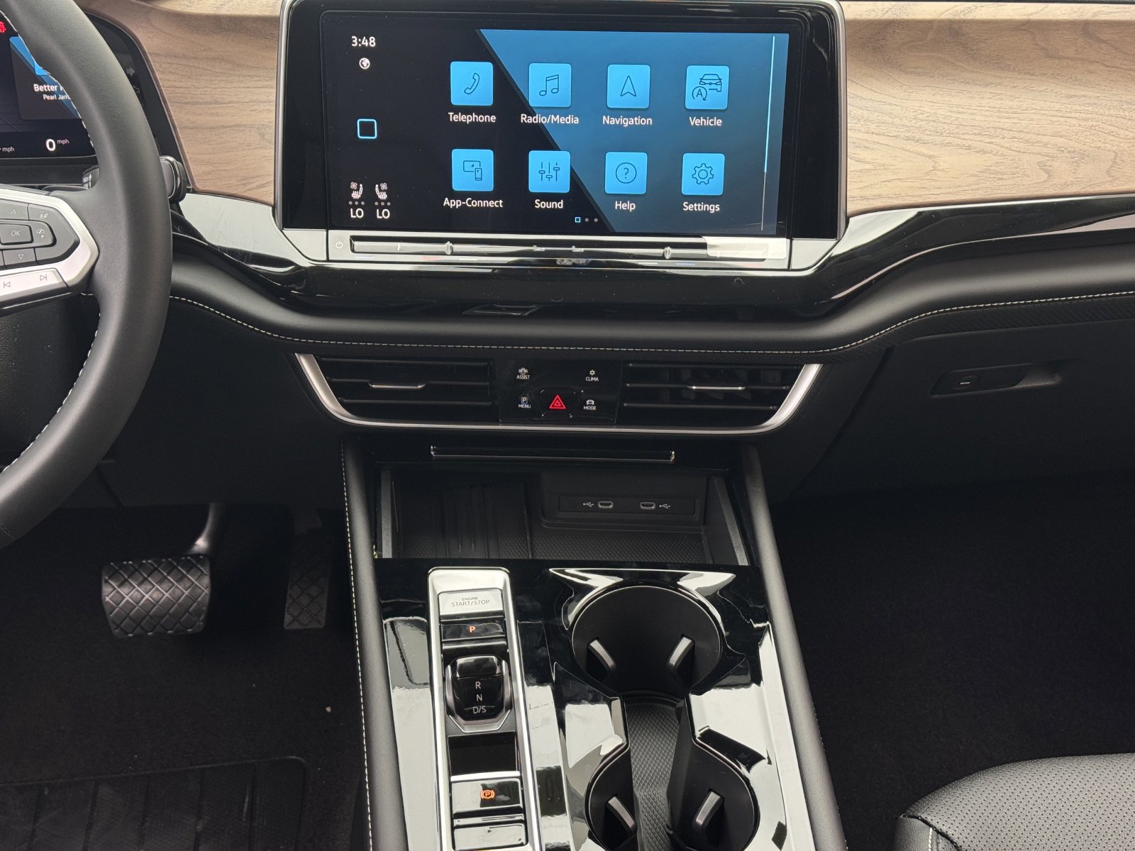 New 2026 Volkswagen Atlas SE FWD image 14