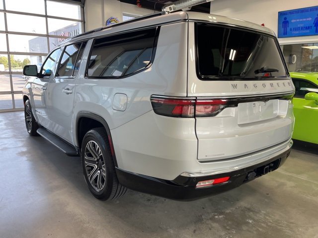 Used 2023 Jeep Wagoneer L Series II image 6