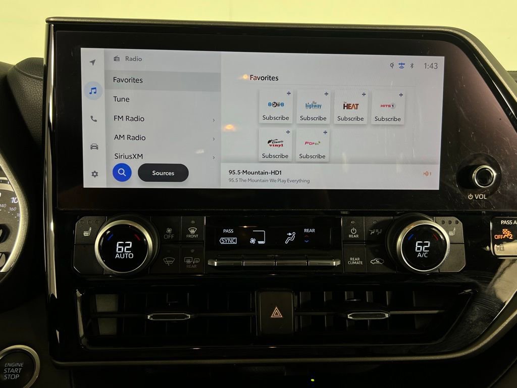 Used 2024 Toyota Highlander XLE image 35