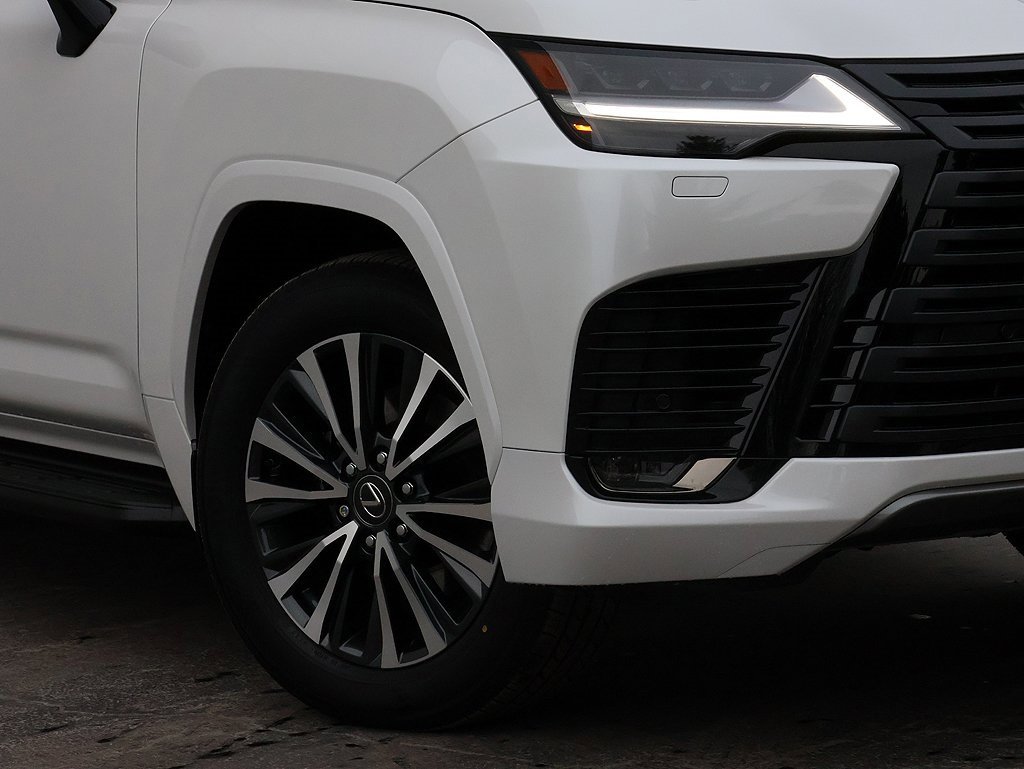 New 2026 Lexus LX 600 4WD w/ Premium Package image 3