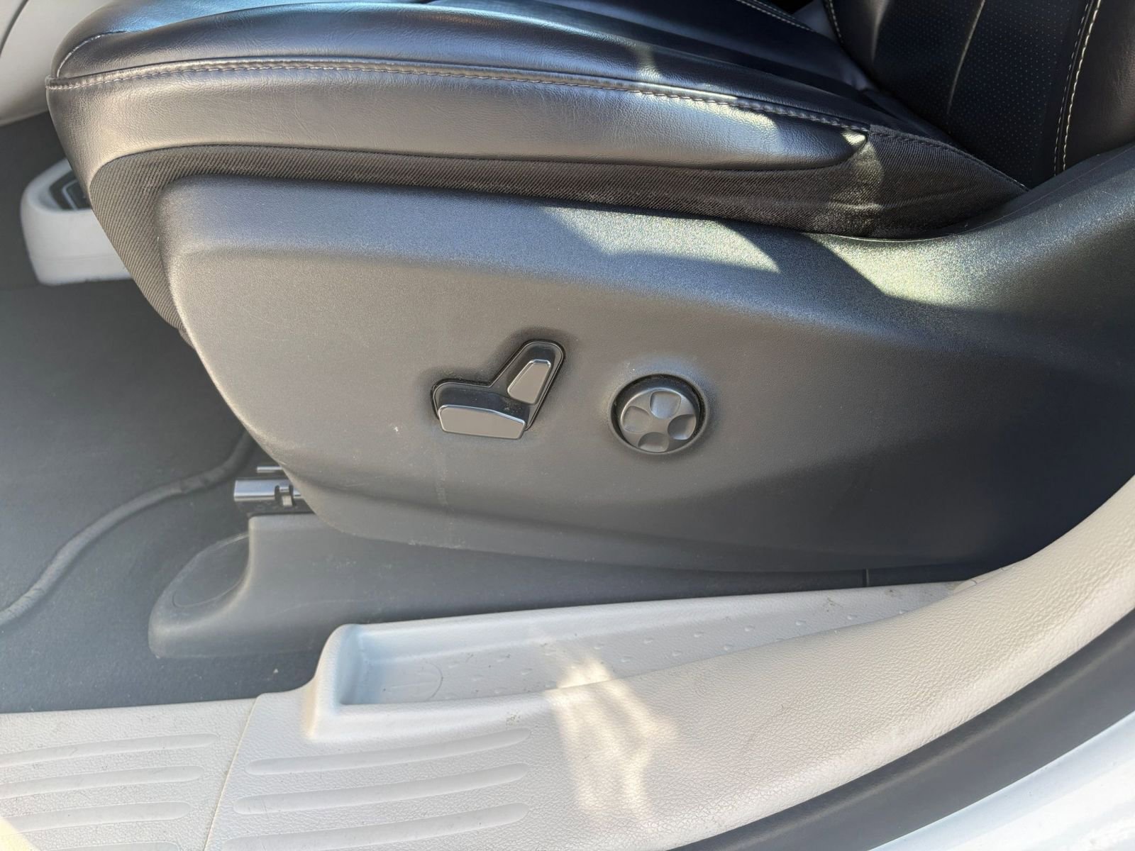 Used 2023 Chrysler Pacifica Touring-L image 22
