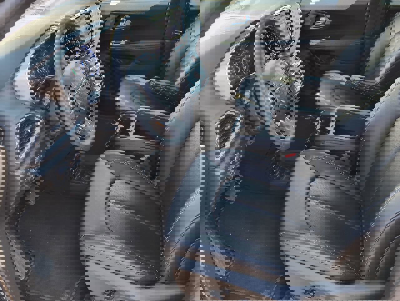 Used 2025 Chrysler Pacifica Select image 10