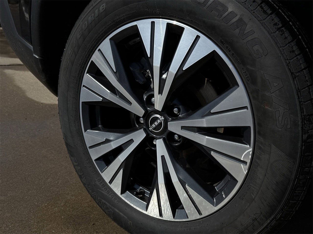 Used 2023 Nissan Rogue SV image 9