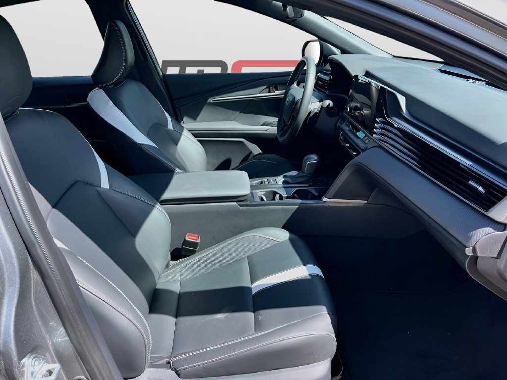 Used 2025 Toyota Camry SE FWD image 29