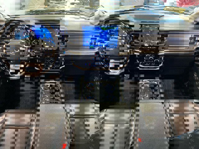 Used 2023 Ford Expedition Max XLT image 13