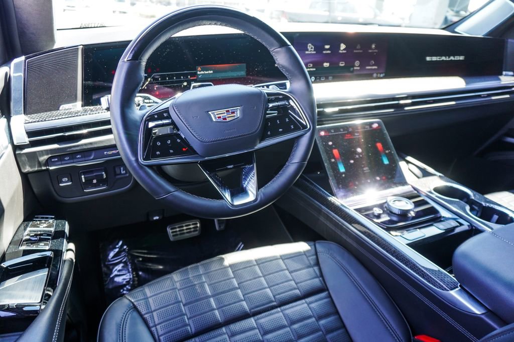 Used 2025 Cadillac Escalade V AWD/4WD image 18