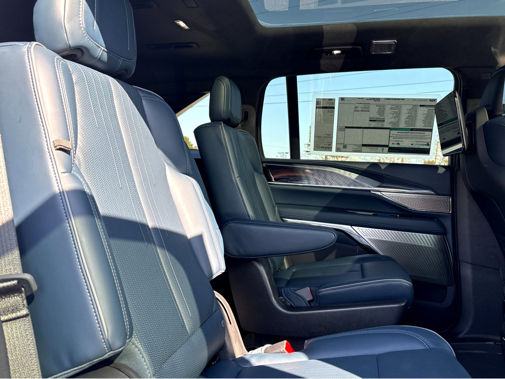 New 2025 Cadillac Escalade IQ Luxury 2 image 18