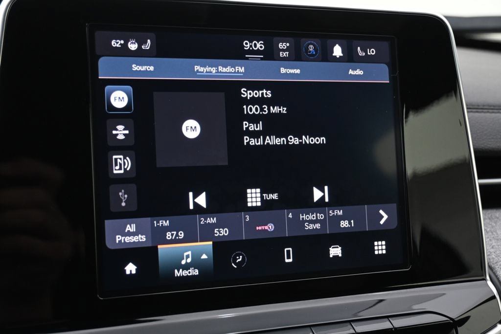 Used 2025 Jeep Compass Latitude w/ Sun & Sound Group AWD/4WD image 26
