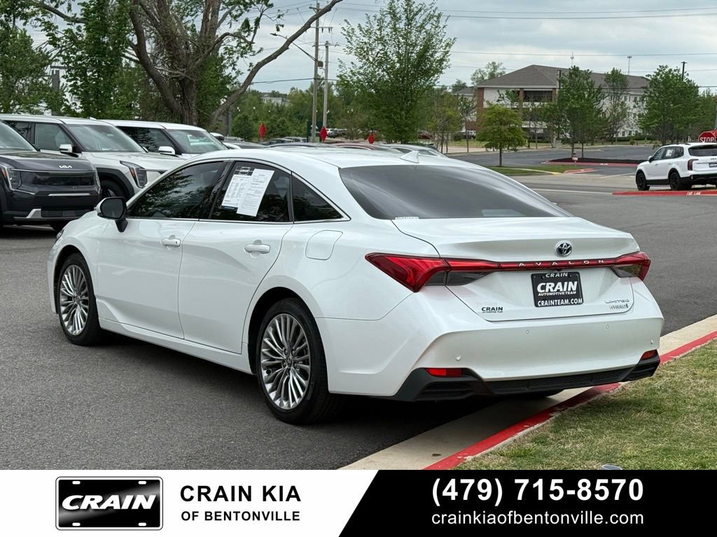 Used 2022 Toyota Avalon Limited w/ Advanced Safety Package FWD image 5