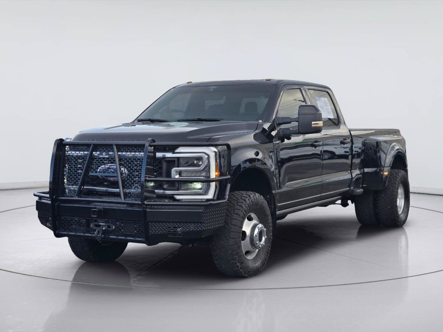 Used 2025 Ford F350 Platinum AWD/4WD image 1