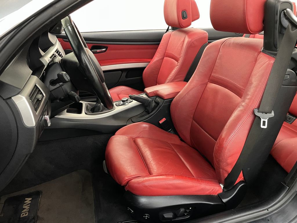Used 2009 BMW 335i Convertible image 21