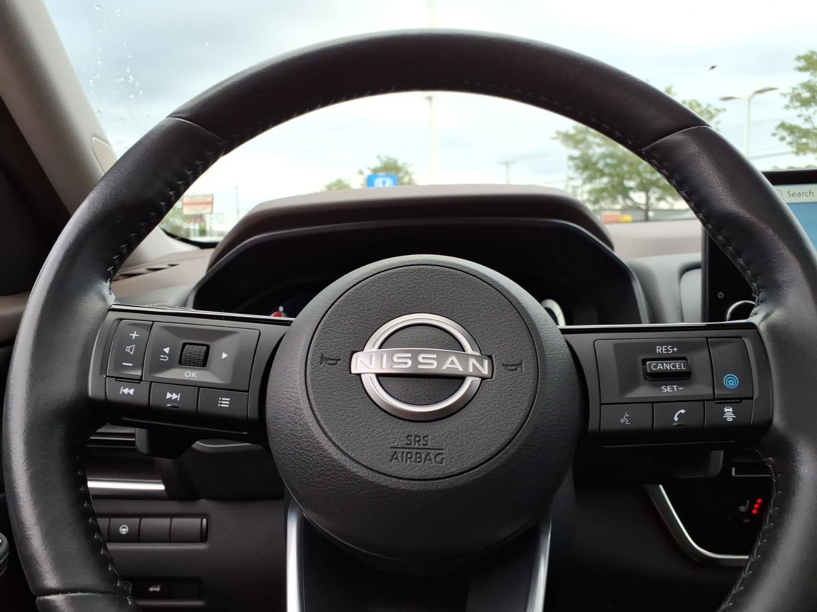 Used 2023 Nissan Rogue Platinum AWD/4WD image 27