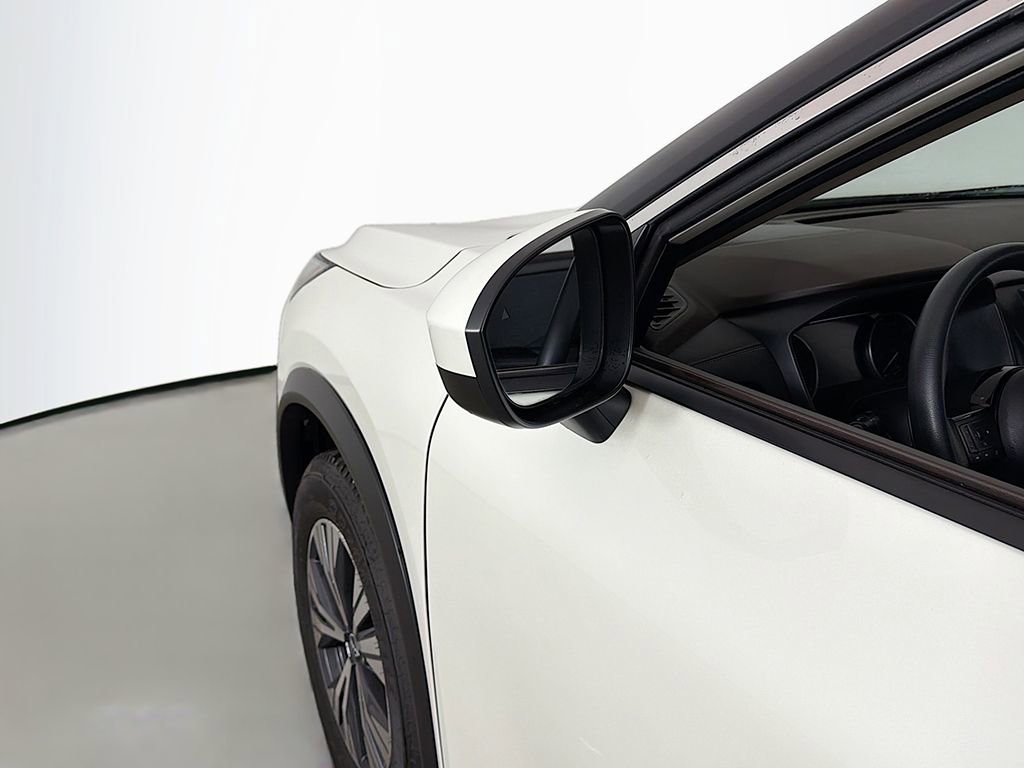 Used 2023 Nissan Rogue SV image 25