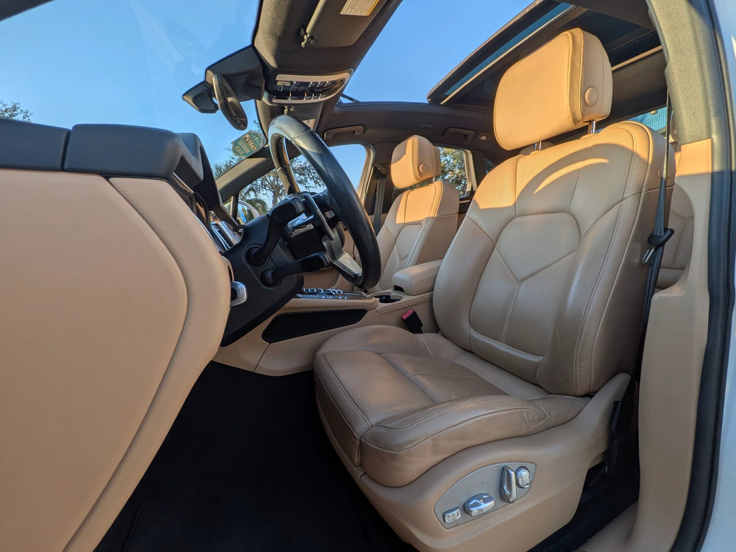 Used 2017 Porsche Macan S image 9