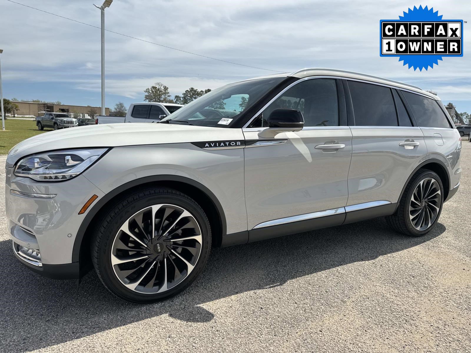 Used 2023 Lincoln Aviator Reserve w/ Equipment Group 201A RWD image 8