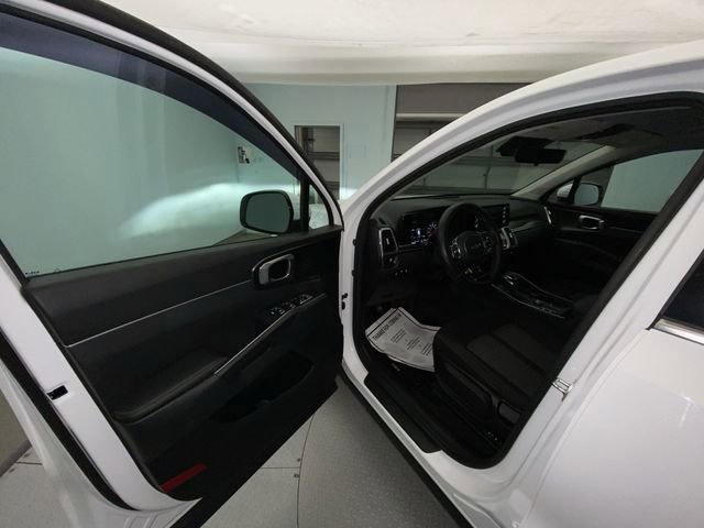 Used 2023 Kia Sorento LX FWD image 11