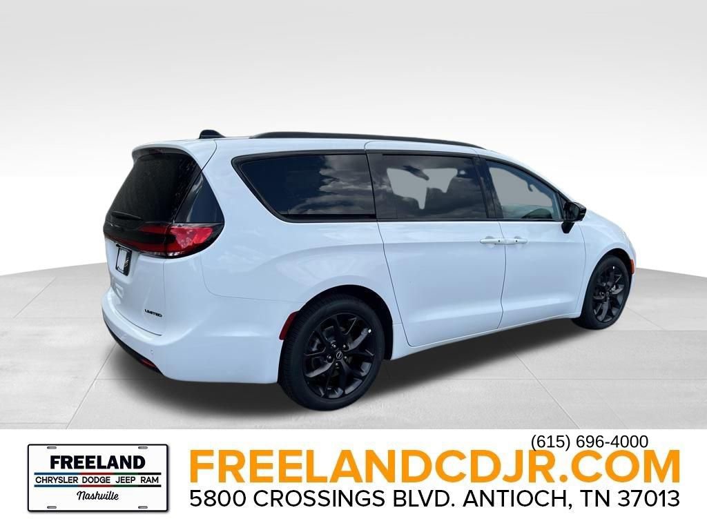 New 2026 Chrysler Pacifica Limited w/ S Appearance Package image 7