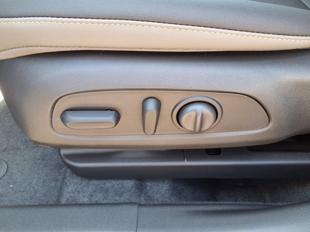 New 2025 Chevrolet Trax ACTIV w/ Driver Confidence Package image 8