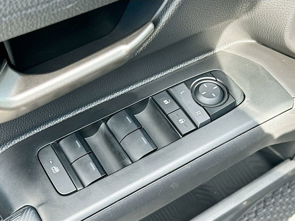 Used 2025 Toyota Tacoma TRD Off-Road image 18