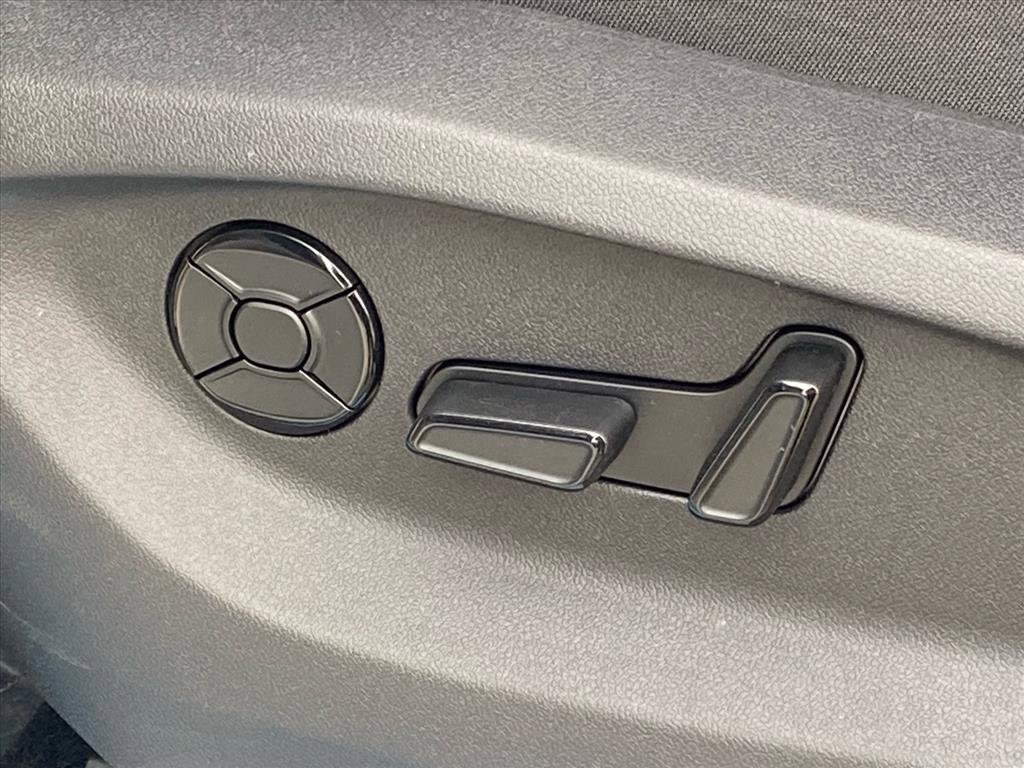 New 2026 Volkswagen Tiguan SE image 3