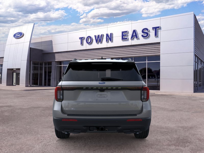 New 2026 Ford Explorer Active RWD image 14