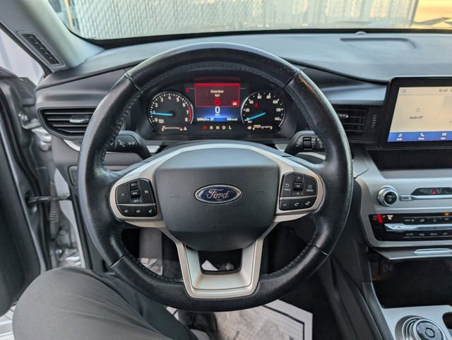 Used 2021 Ford Explorer XLT image 11