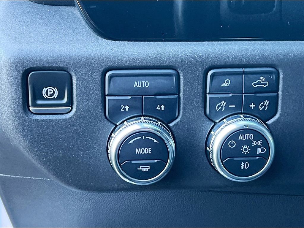 Used 2025 GMC Sierra 1500 SLT image 10