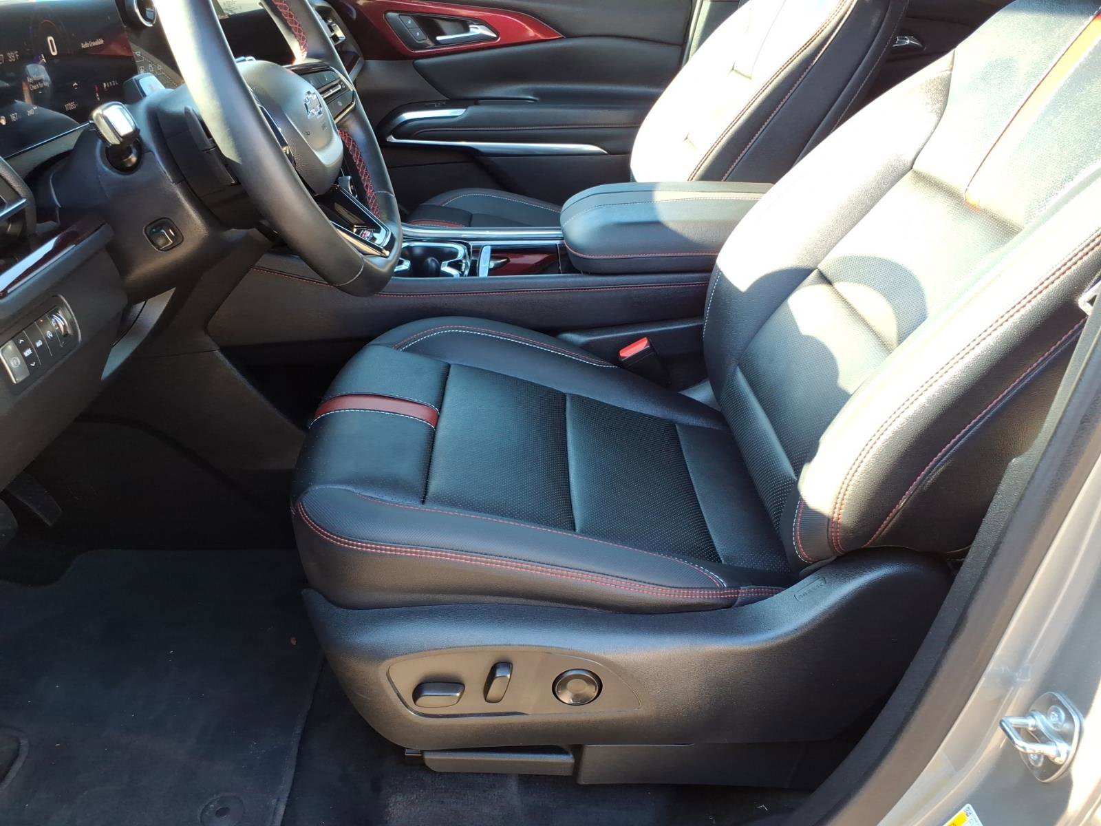 Certified 2024 Chevrolet Traverse RS w/ LPO, Floor Liner Package image 17
