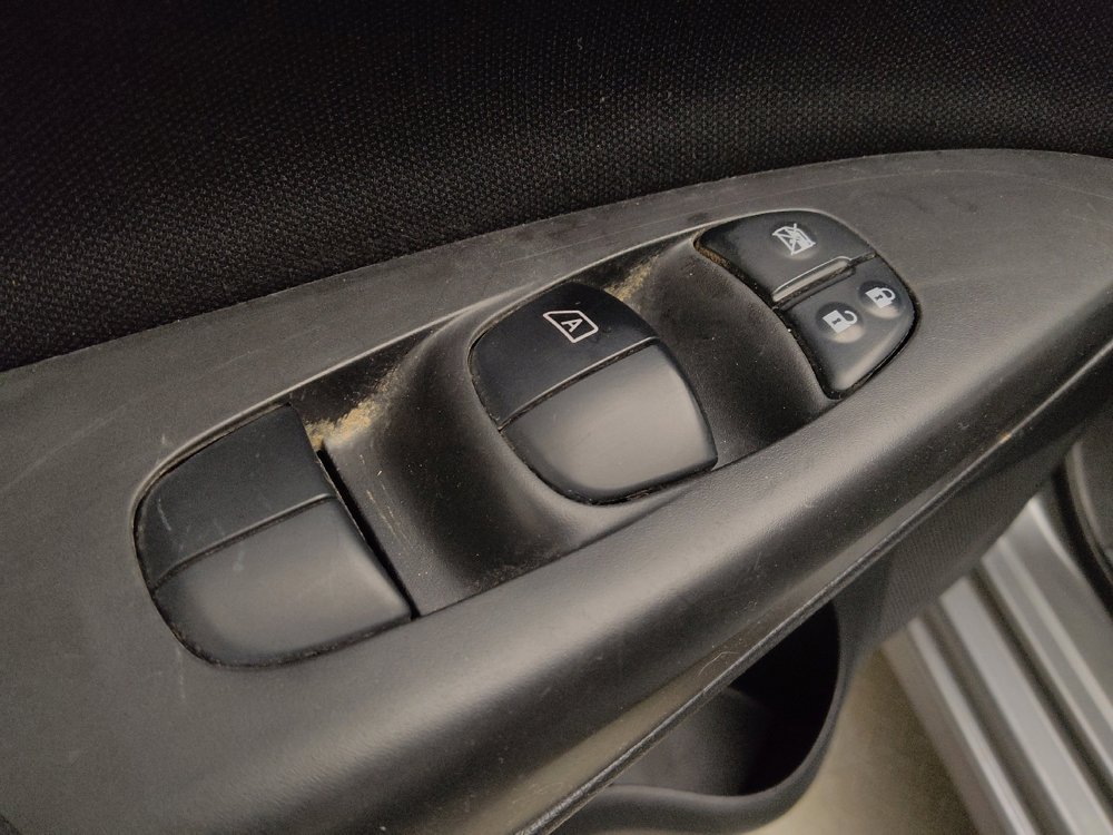 Used 2019 Nissan Sentra S image 27