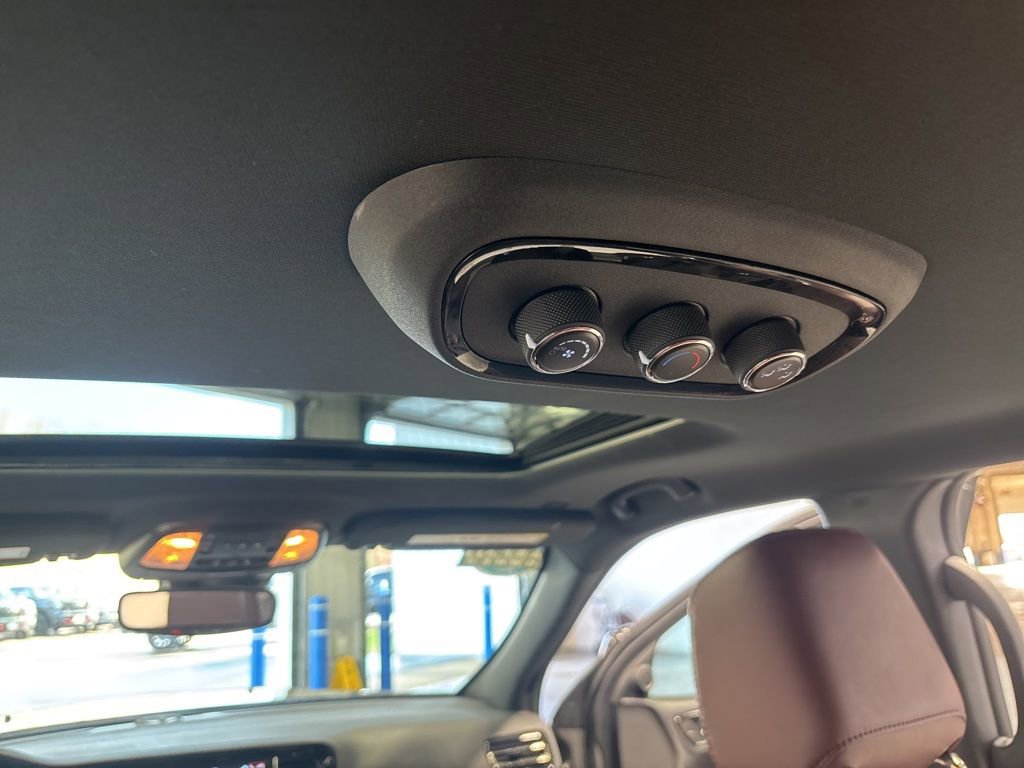 Used 2025 Dodge Durango GT AWD/4WD image 32