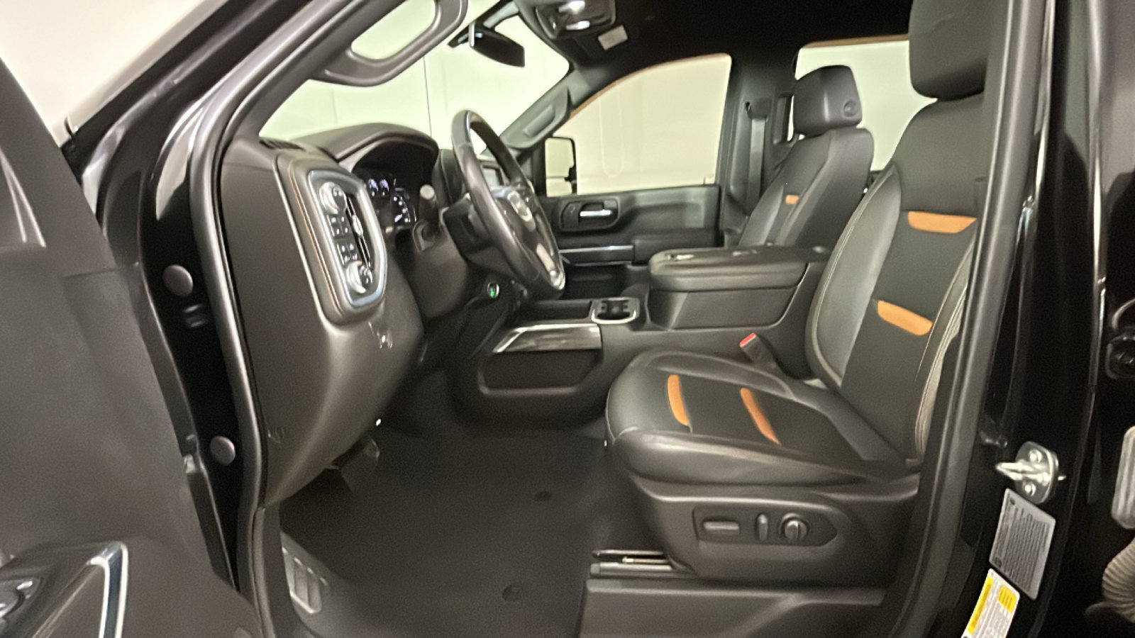 Used 2022 GMC Sierra 3500 AT4 AWD/4WD image 14