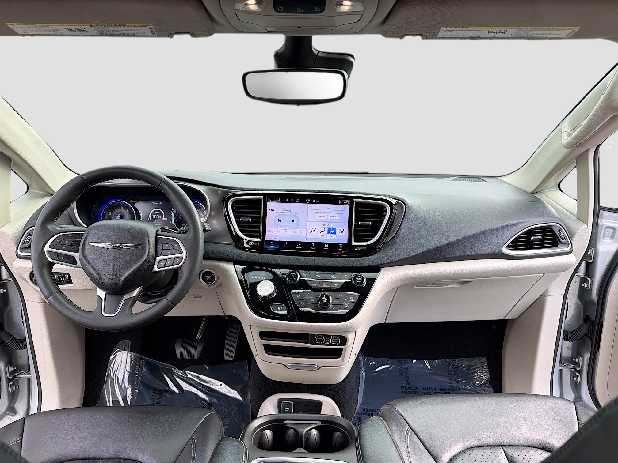 Used 2023 Chrysler Pacifica Touring-L FWD image 3