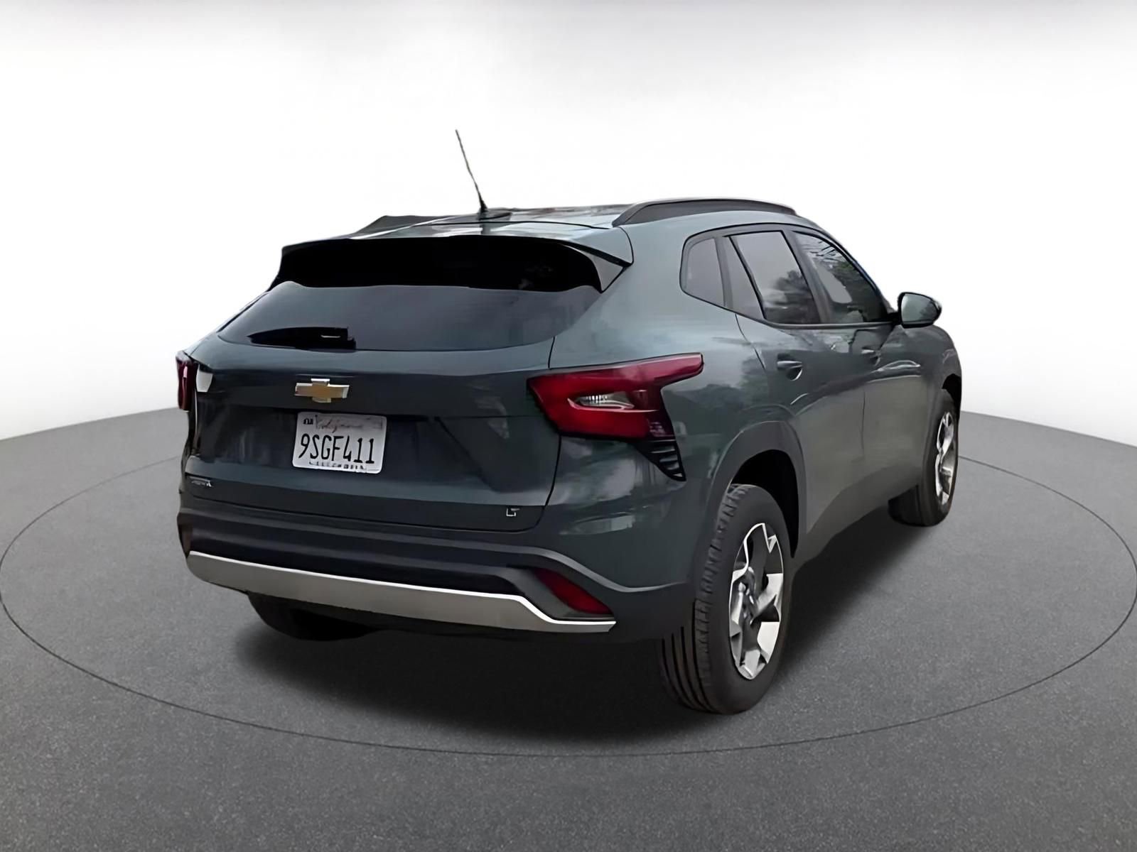 Used 2025 Chevrolet Trax LT image 14