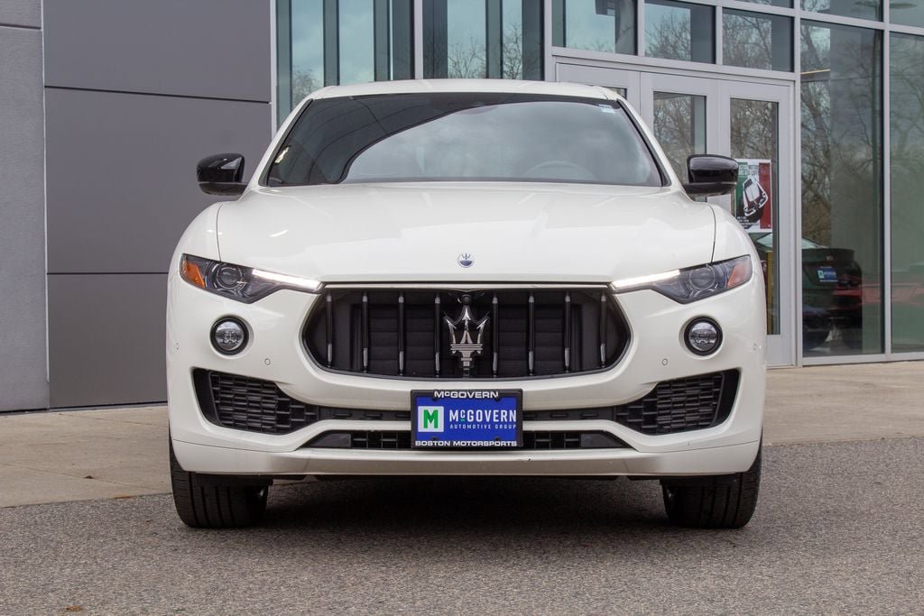 Used 2024 Maserati Levante GT Ultima AWD/4WD image 2