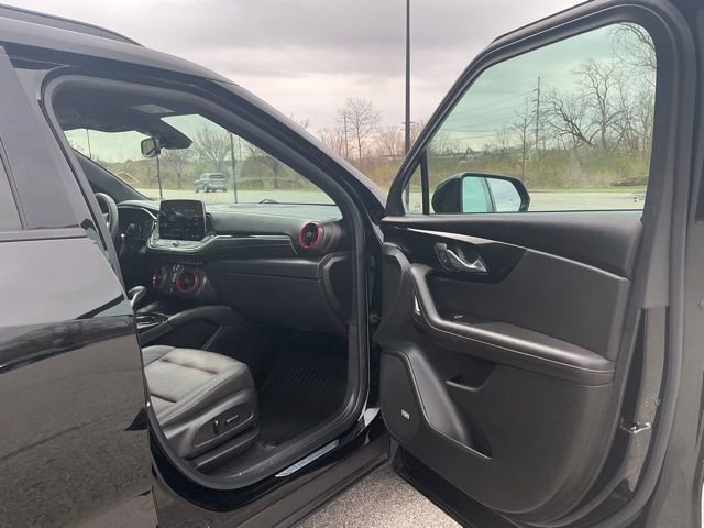 Used 2025 Chevrolet Blazer RS w/ Enhanced Convenience Package image 17