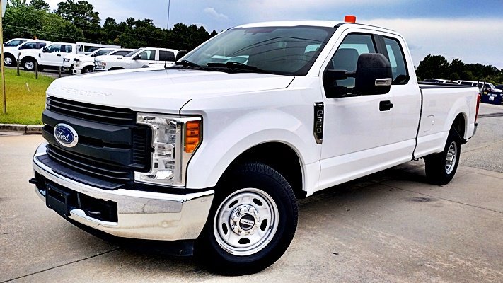 Used 2017 Ford F350 XL image 1