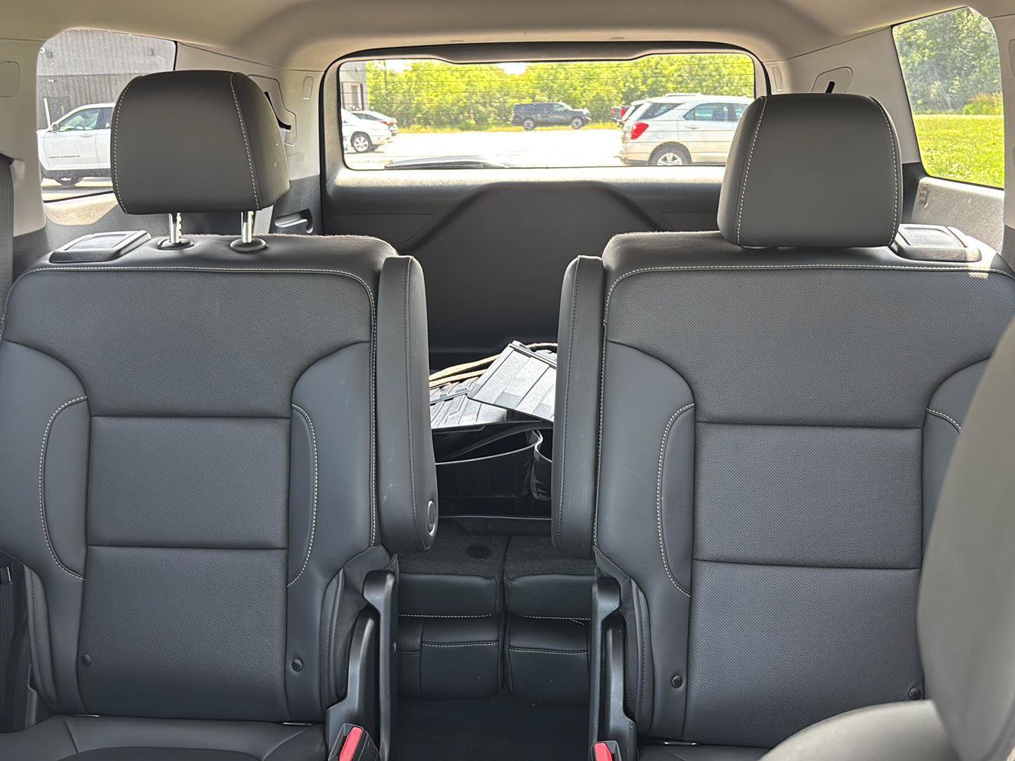 Used 2023 GMC Acadia SLT w/ LPO, Floor Liner Package AWD/4WD image 27