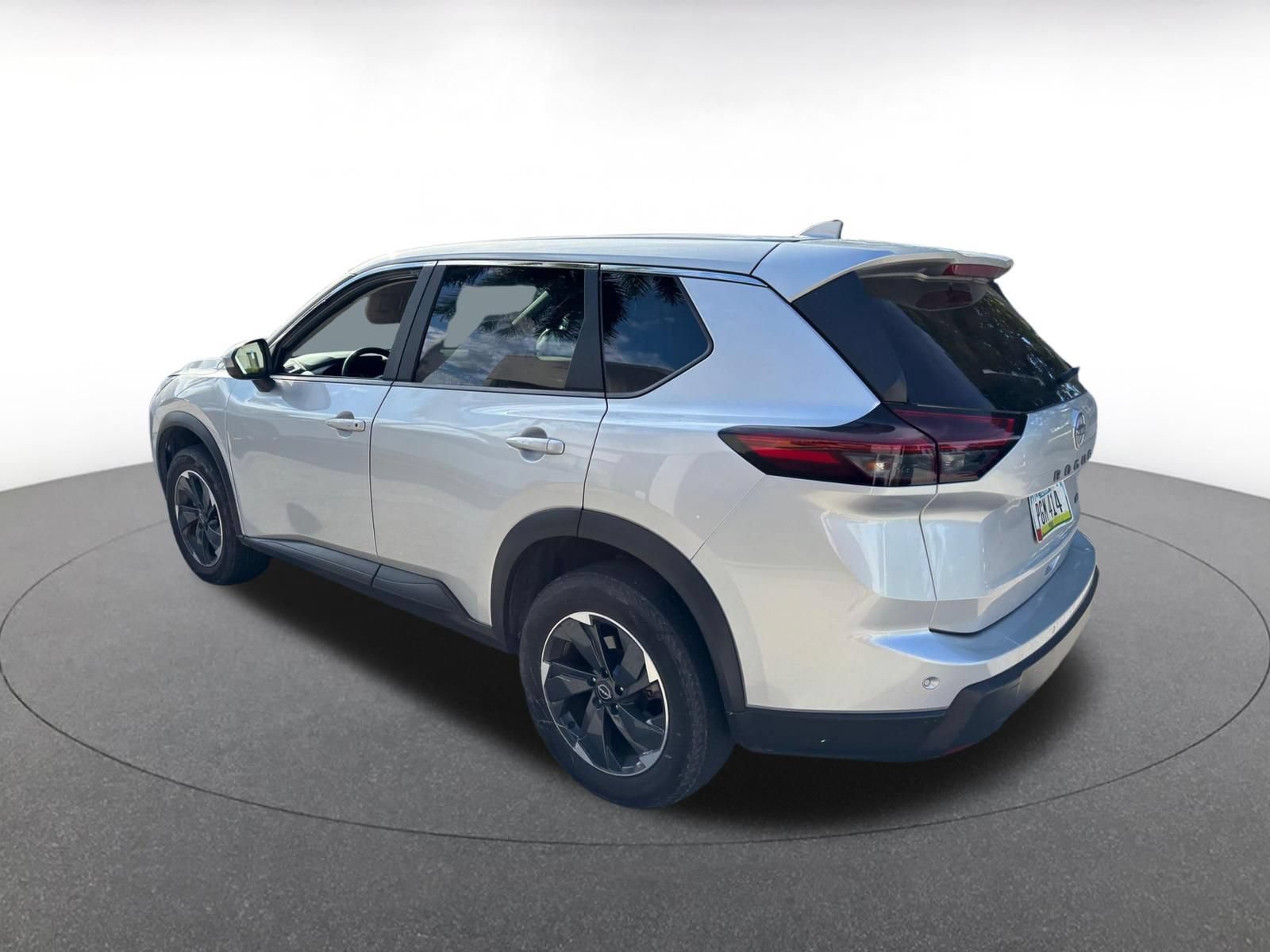 Used 2025 Nissan Rogue SV AWD/4WD image 13