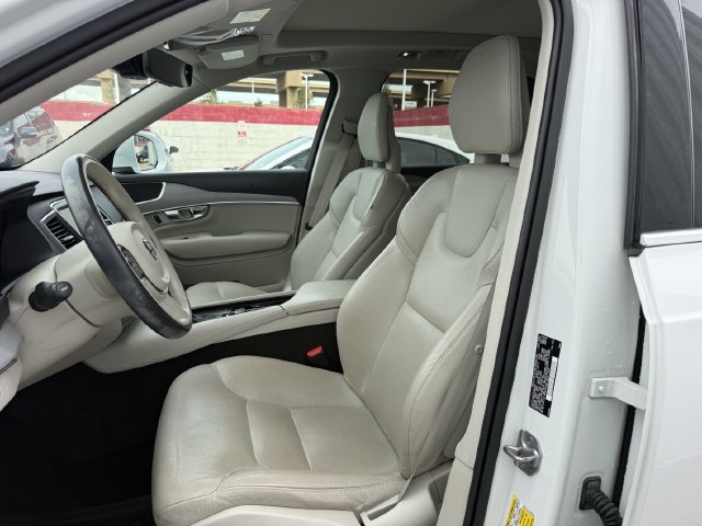 Used 2021 Volvo XC90 T5 Momentum w/ Climate Package FWD image 25