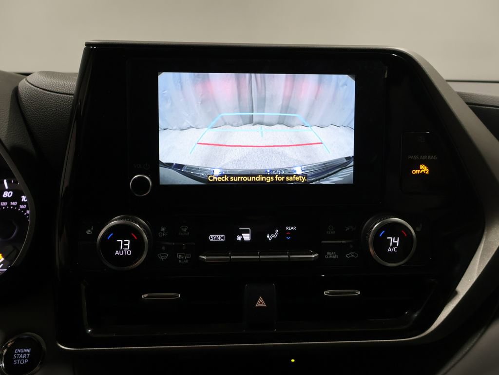 Used 2023 Toyota Highlander XLE image 29