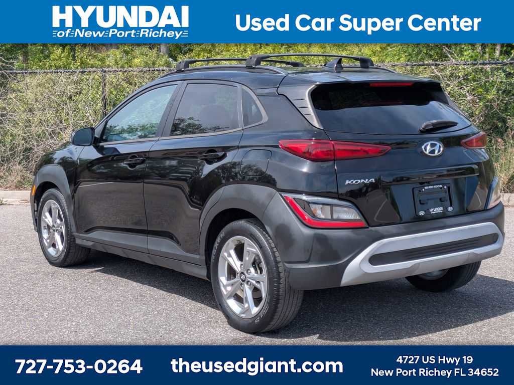 Certified 2022 Hyundai Kona SEL w/ Cargo Package image 3
