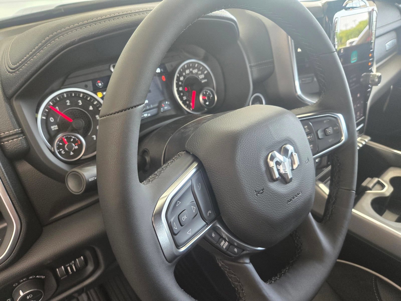 New 2026 RAM 1500 Laramie AWD/4WD image 10