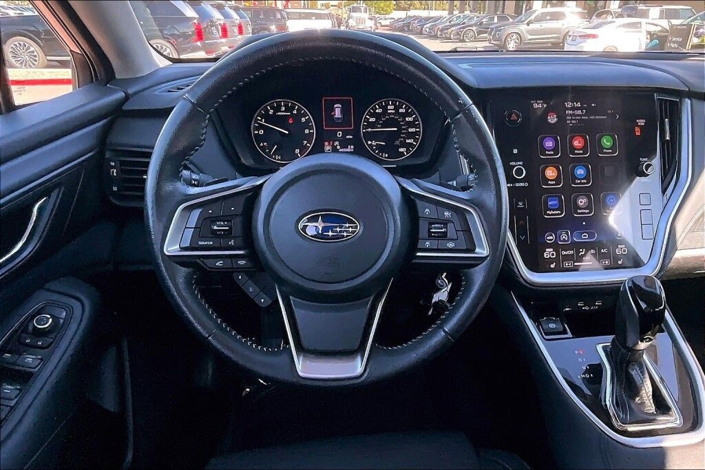 Used 2021 Subaru Outback Premium image 7