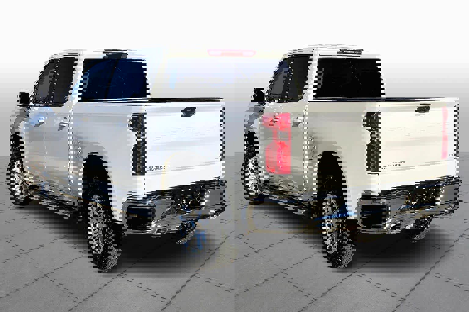 Used 2025 Chevrolet Silverado 1500 LT image 12