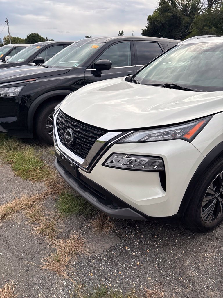 Certified 2023 Nissan Rogue SV w/ SV Premium B Package AWD/4WD image 2