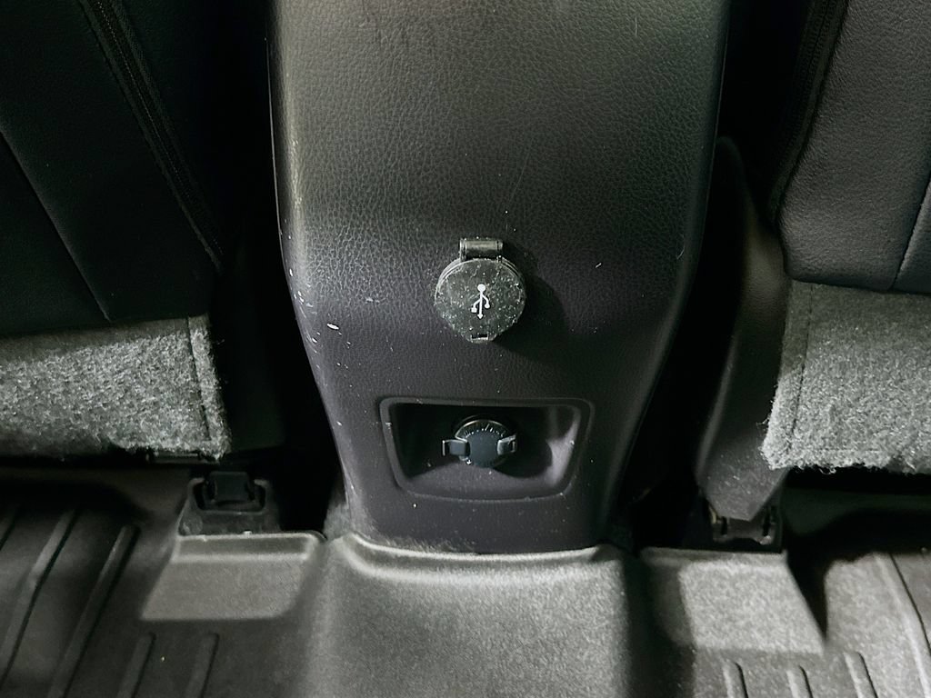 Used 2017 Toyota RAV4 Platinum FWD image 32