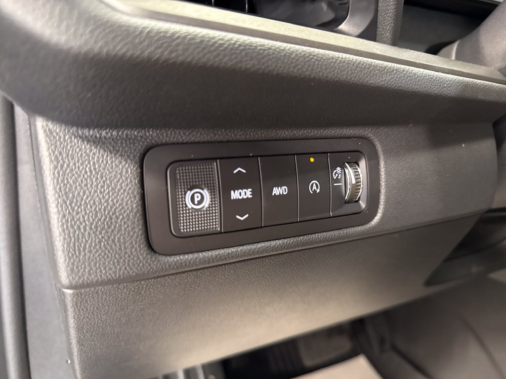 New 2027 Chevrolet Traverse LT w/ Driver Confidence Package AWD/4WD image 10