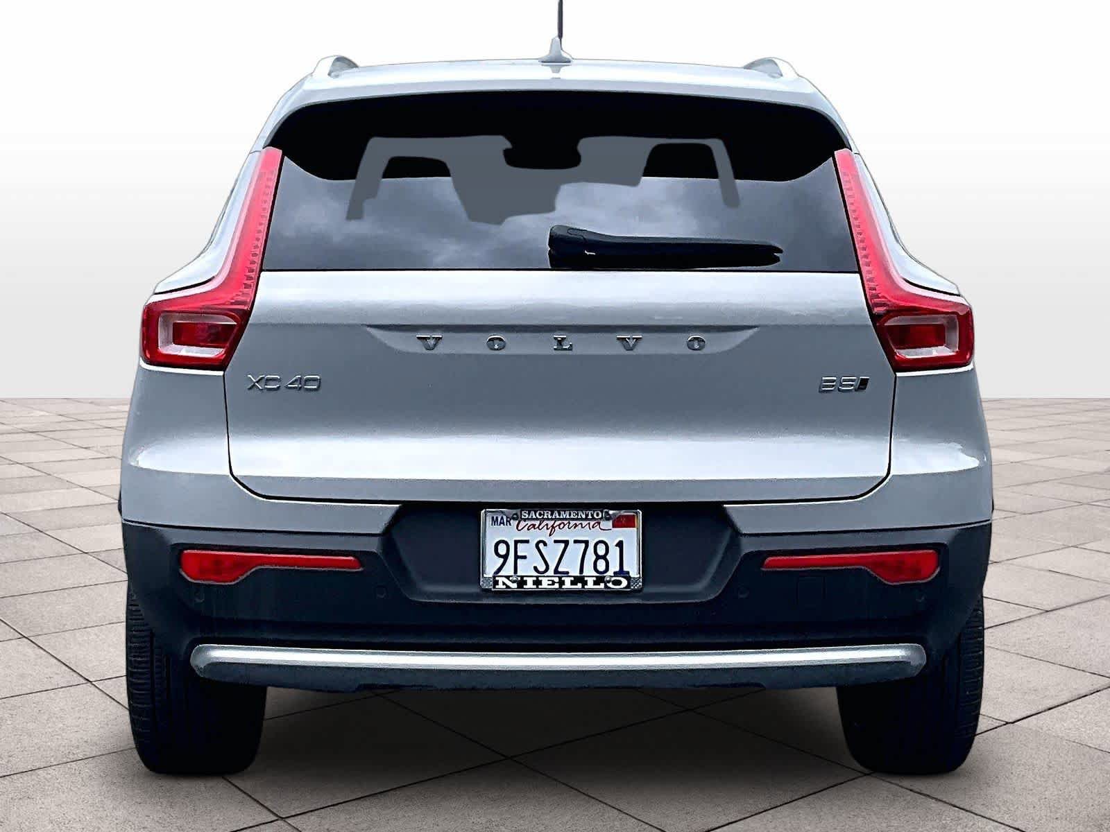 Used 2023 Volvo XC40 B5 Ultimate AWD/4WD image 7