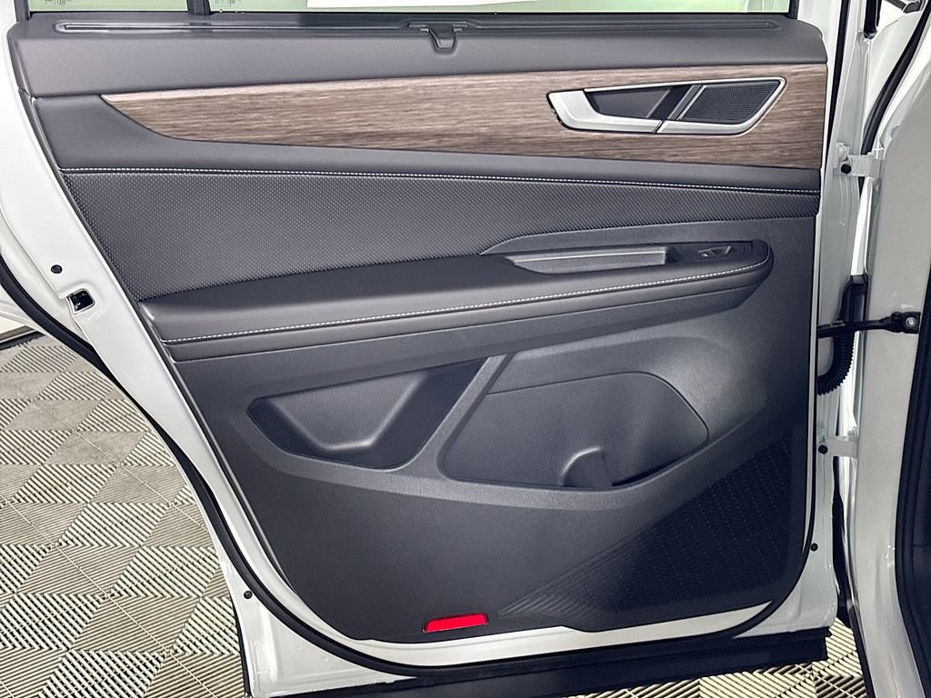 New 2025 Volkswagen Atlas SEL image 21