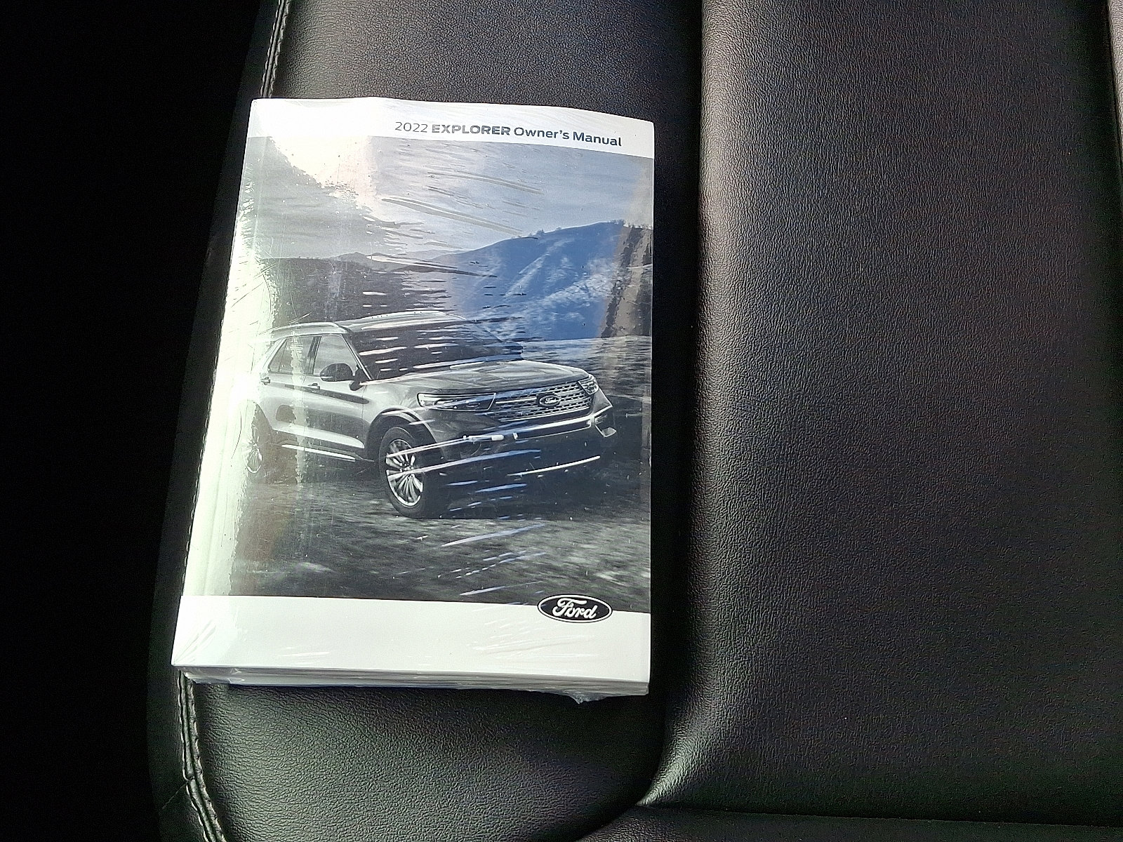 Certified 2022 Ford Explorer XLT w/ Equipment Group 202A image 26